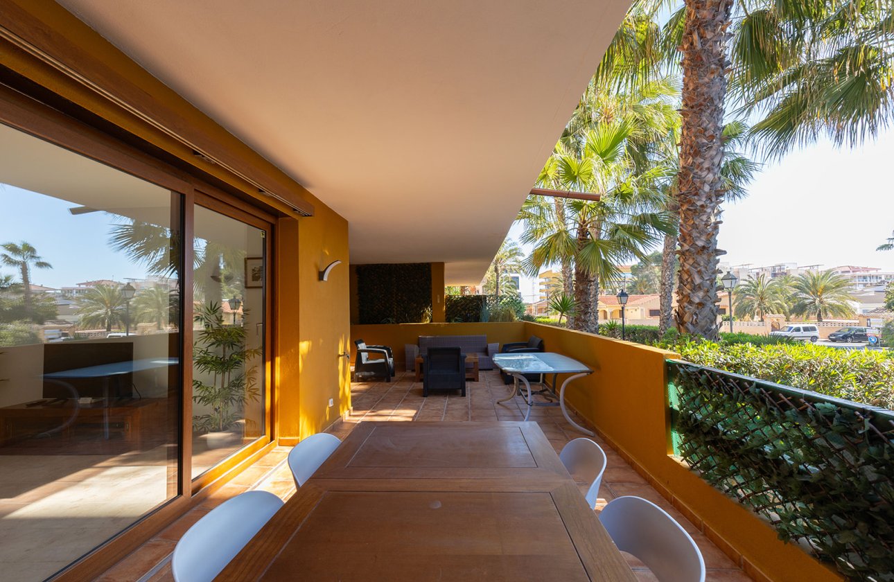 Resale - Apartment / flat - Torrevieja - Punta Prima