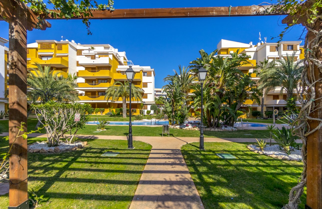 Resale - Apartment / flat - Torrevieja - Punta Prima