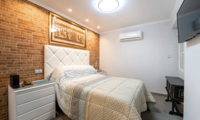 Resale - Apartment / flat - Torrevieja - Playa Del Cura