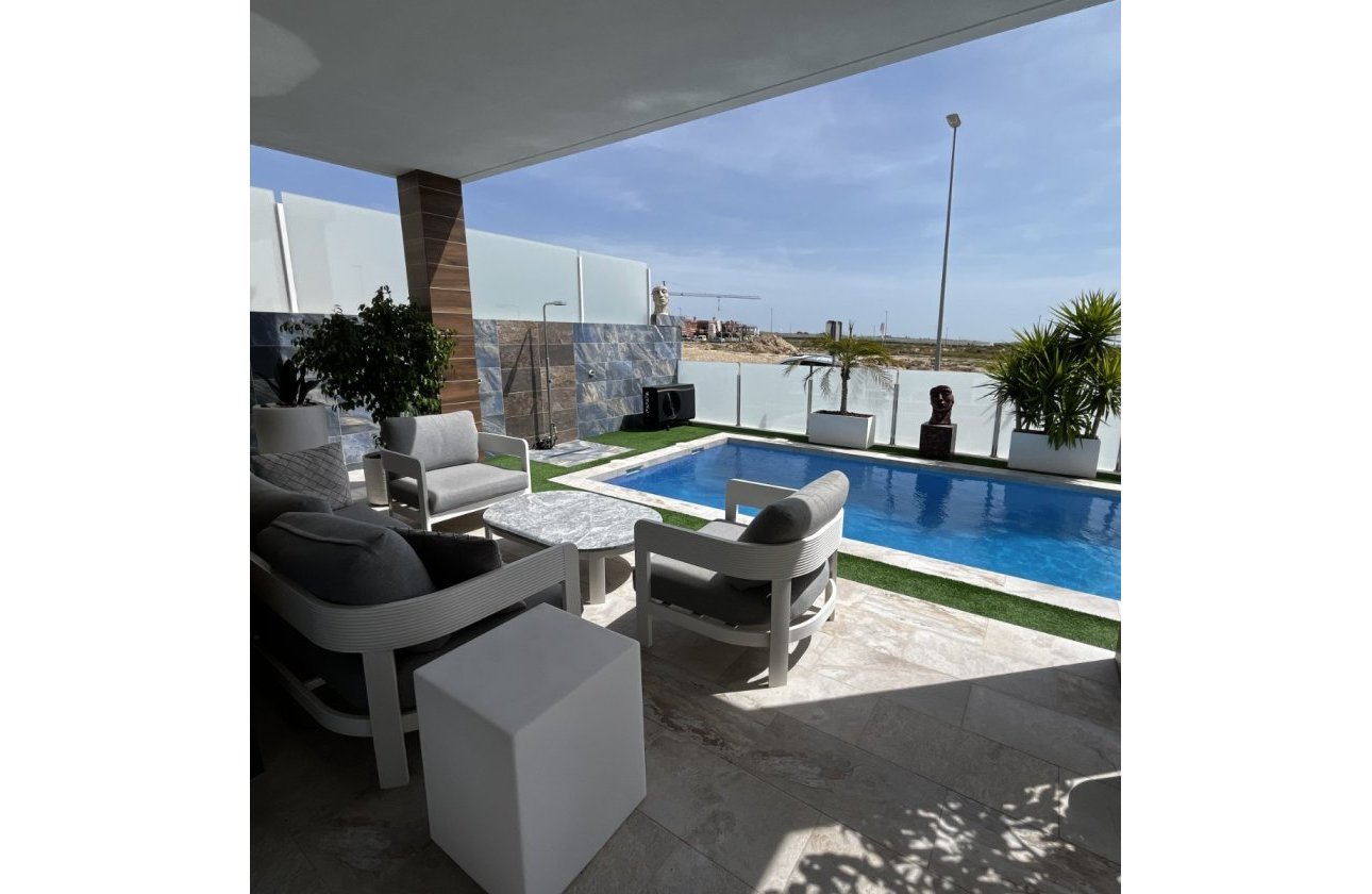 Resale - Villa - Orihuela - Entre Naranjos Vistabella Golf