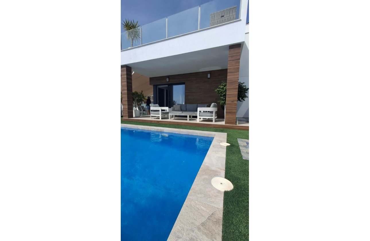 Resale - Villa - Orihuela - Entre Naranjos Vistabella Golf