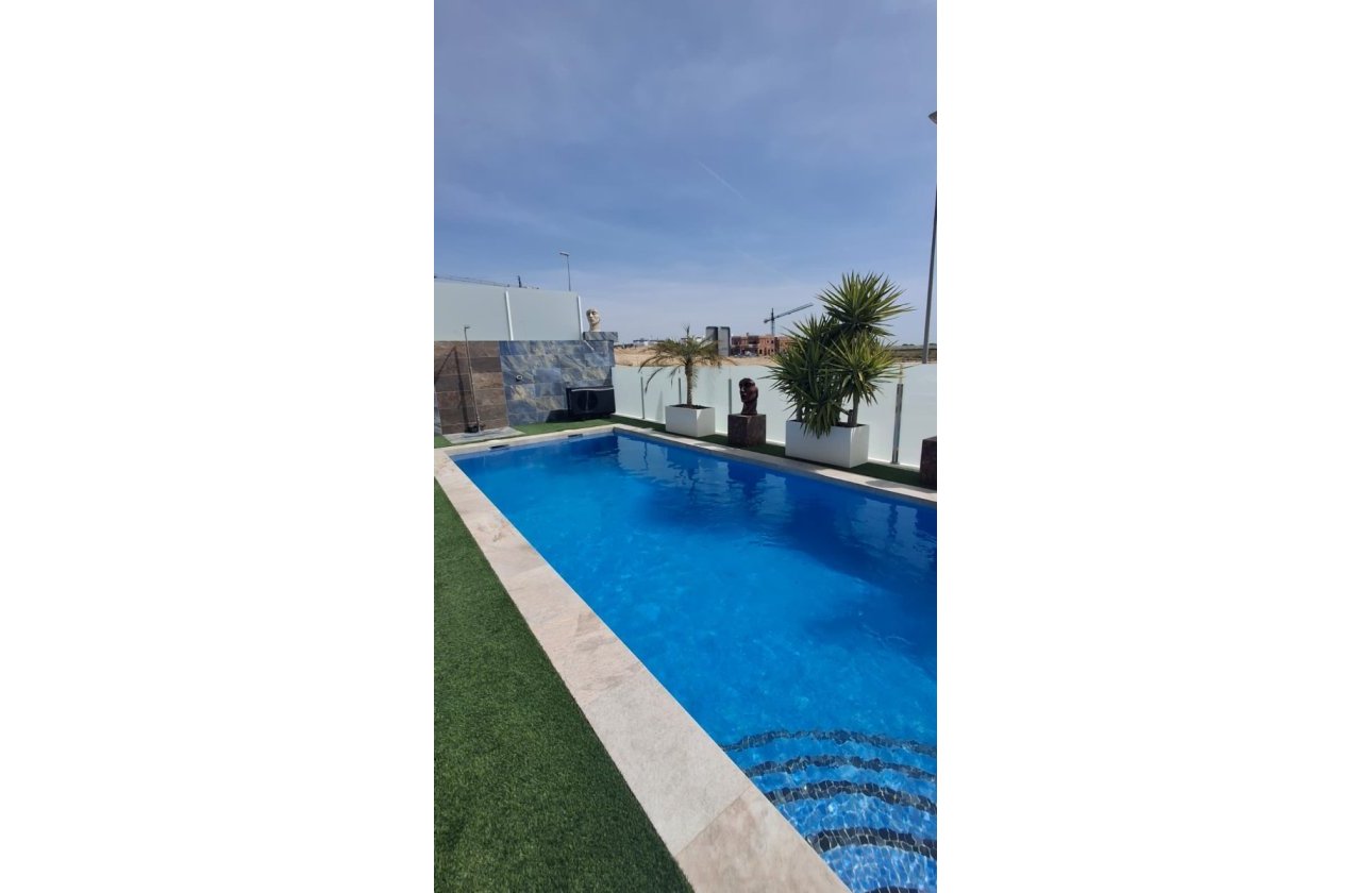 Resale - Villa - Orihuela - Entre Naranjos Vistabella Golf