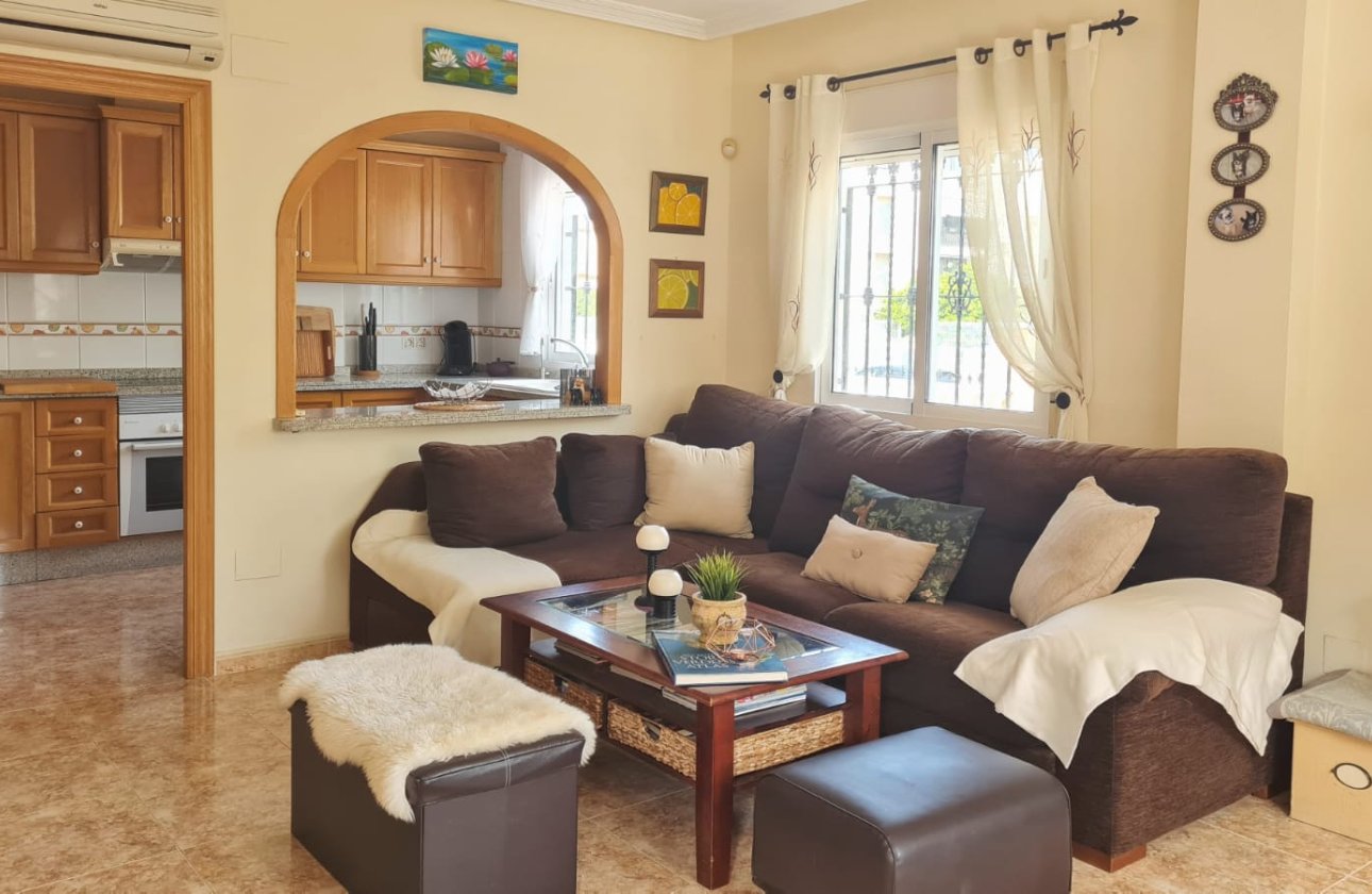 Resale - Villa - Orihuela Costa - Los Dolses