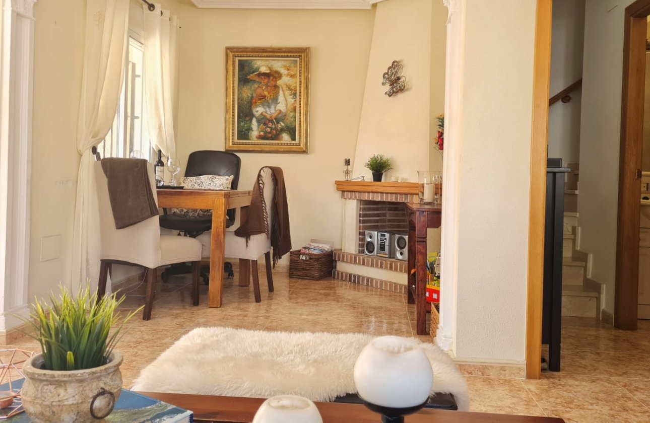 Resale - Villa - Orihuela Costa - Los Dolses