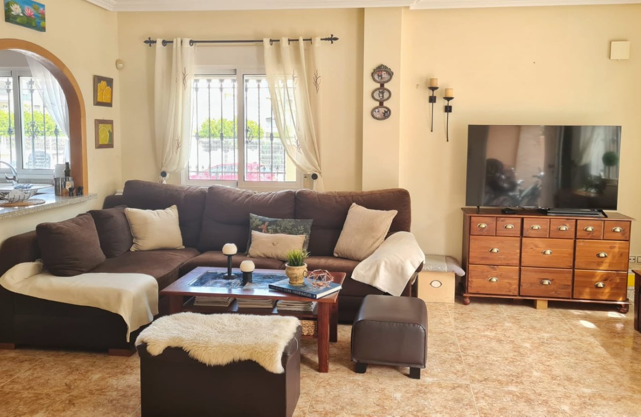 Resale - Villa - Orihuela Costa - Los Dolses