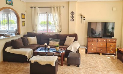 Resale - Villa - Orihuela Costa - Los Dolses
