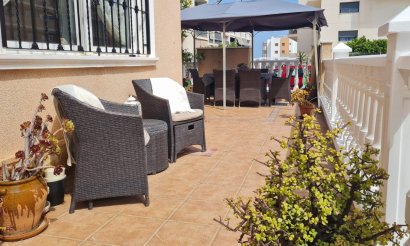 Resale - Villa - Orihuela Costa - Los Dolses
