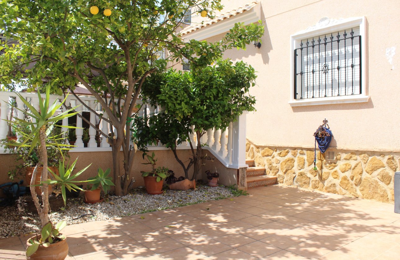 Resale - Villa - Orihuela Costa - Los Dolses