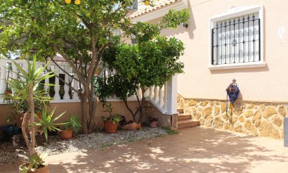 Resale - Villa - Orihuela Costa - Los Dolses