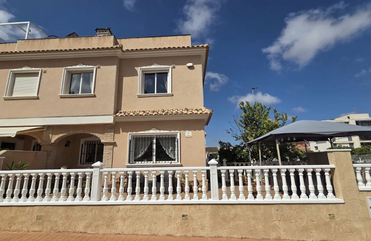 Resale - Villa - Orihuela Costa - Los Dolses