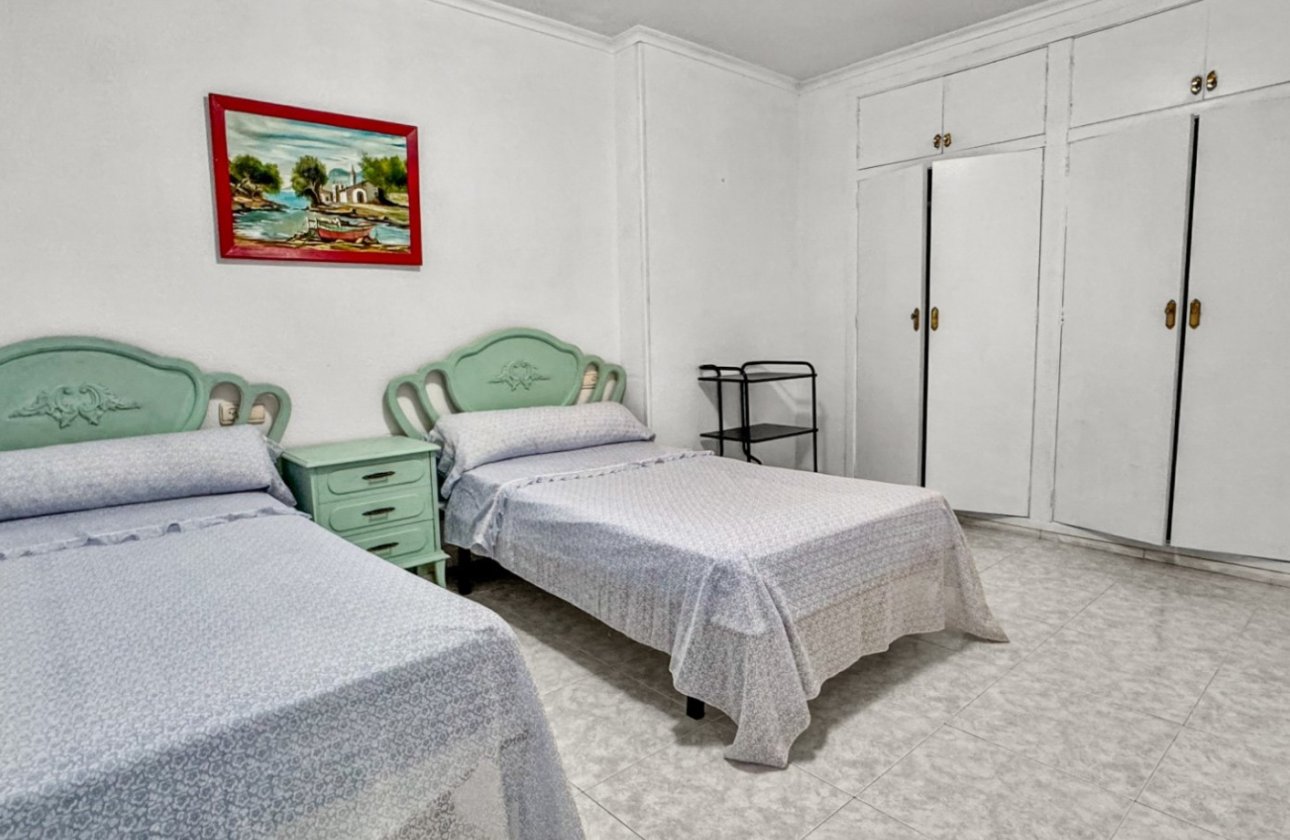Resale - Apartment / flat - Torrevieja - Playa de los Locos