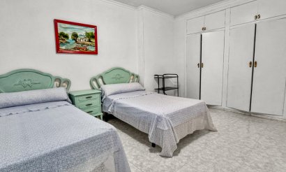 Resale - Apartment / flat - Torrevieja - Playa de los Locos