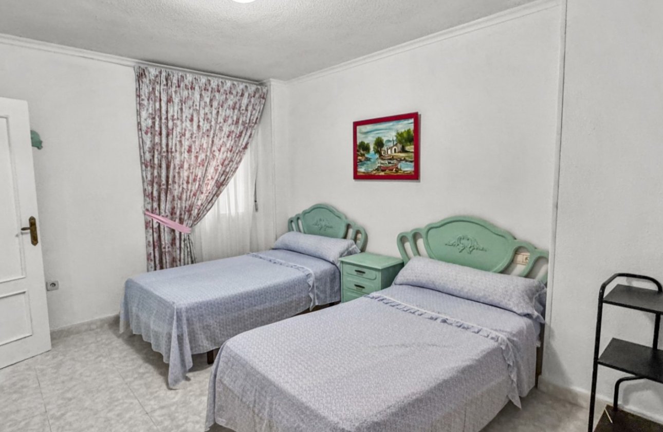 Resale - Apartment / flat - Torrevieja - Playa de los Locos