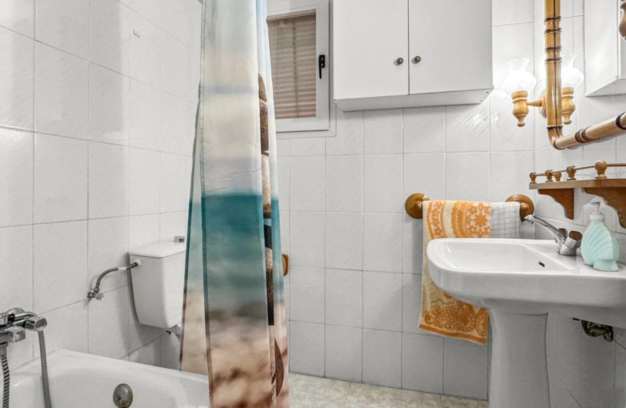 Resale - Apartment / flat - Torrevieja - Playa de los Locos