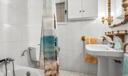Resale - Apartment / flat - Torrevieja - Playa de los Locos