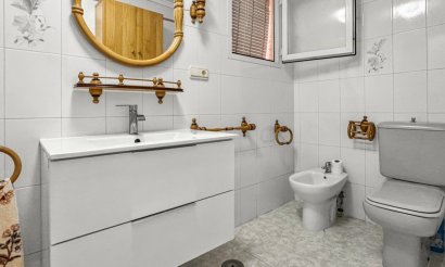Resale - Apartment / flat - Torrevieja - Playa de los Locos