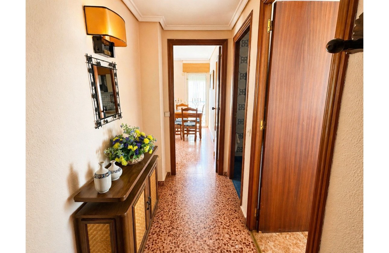 Resale - Apartment / flat - Torrevieja - La Mata