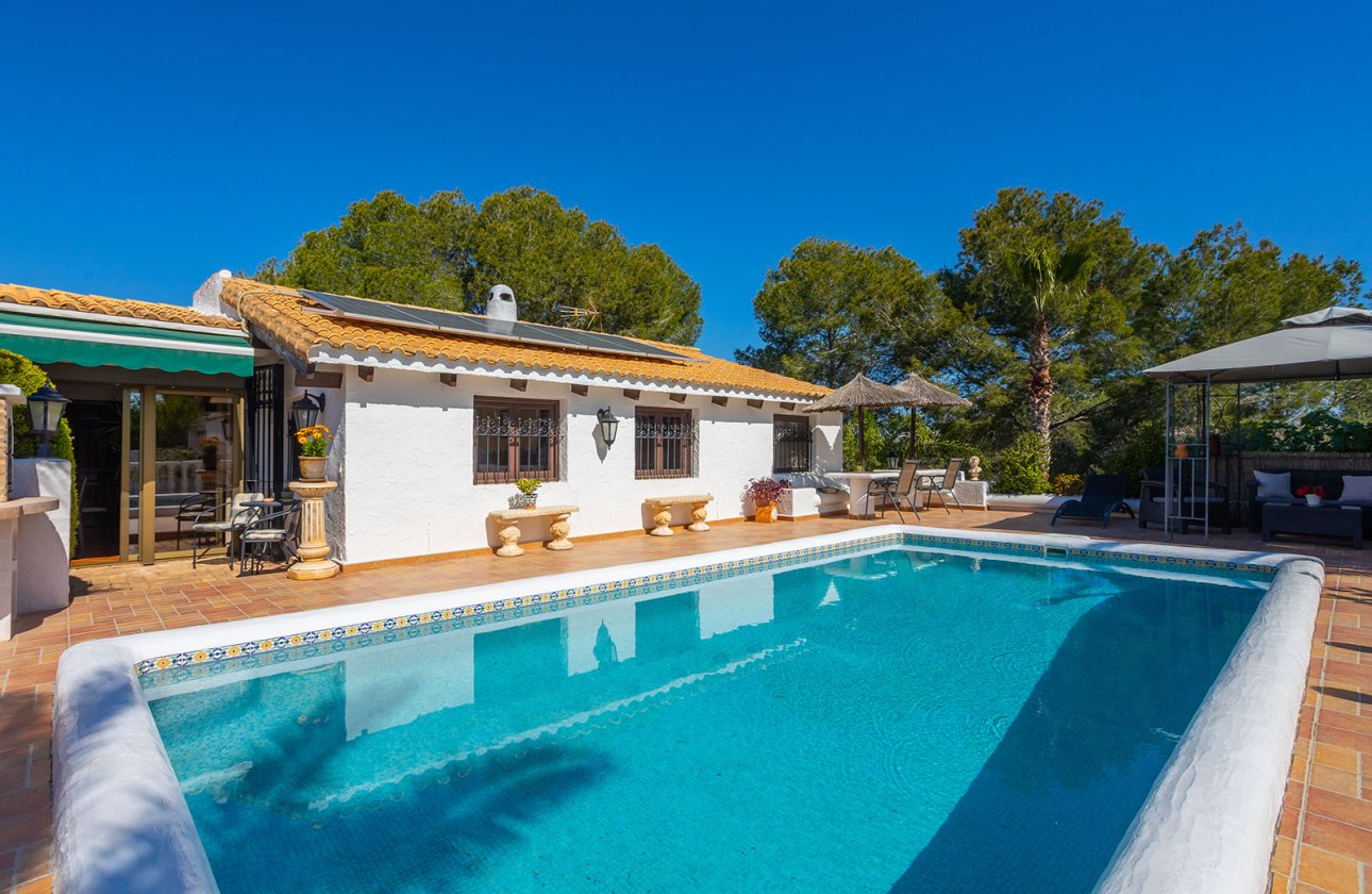 Resale - Villa - Orihuela - Orihuela Costa