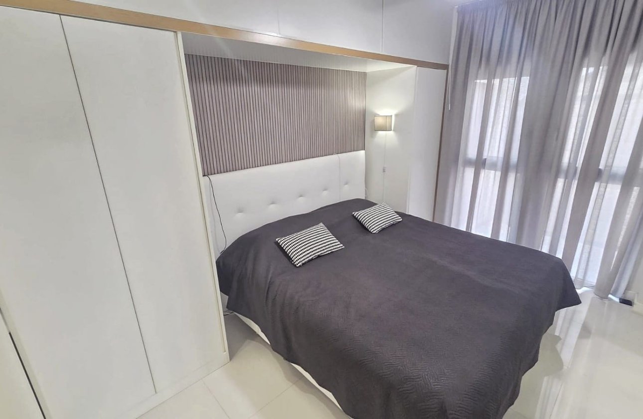 Resale - Apartment / flat - Orihuela Costa - Los Dolses