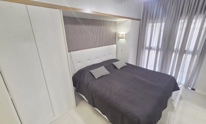 Resale - Apartment / flat - Orihuela Costa - Los Dolses