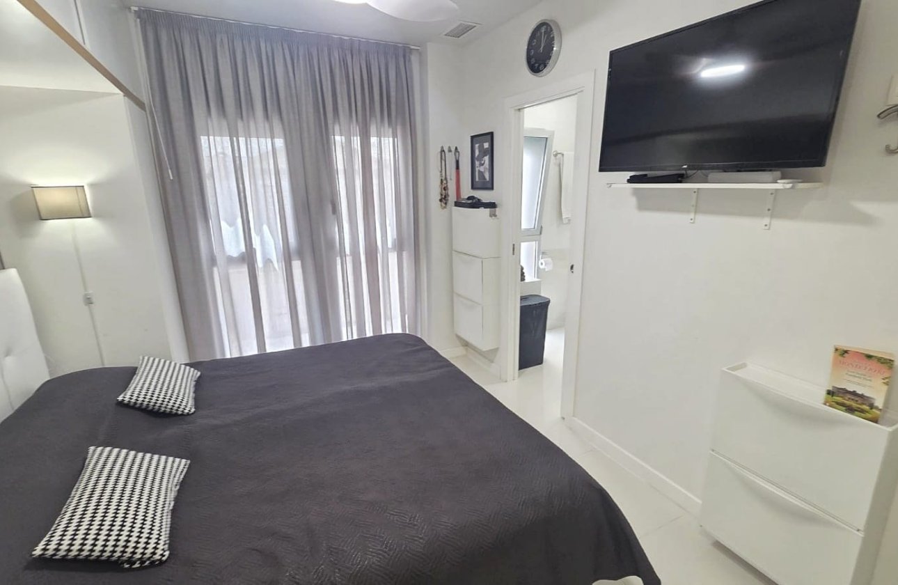 Resale - Apartment / flat - Orihuela Costa - Los Dolses