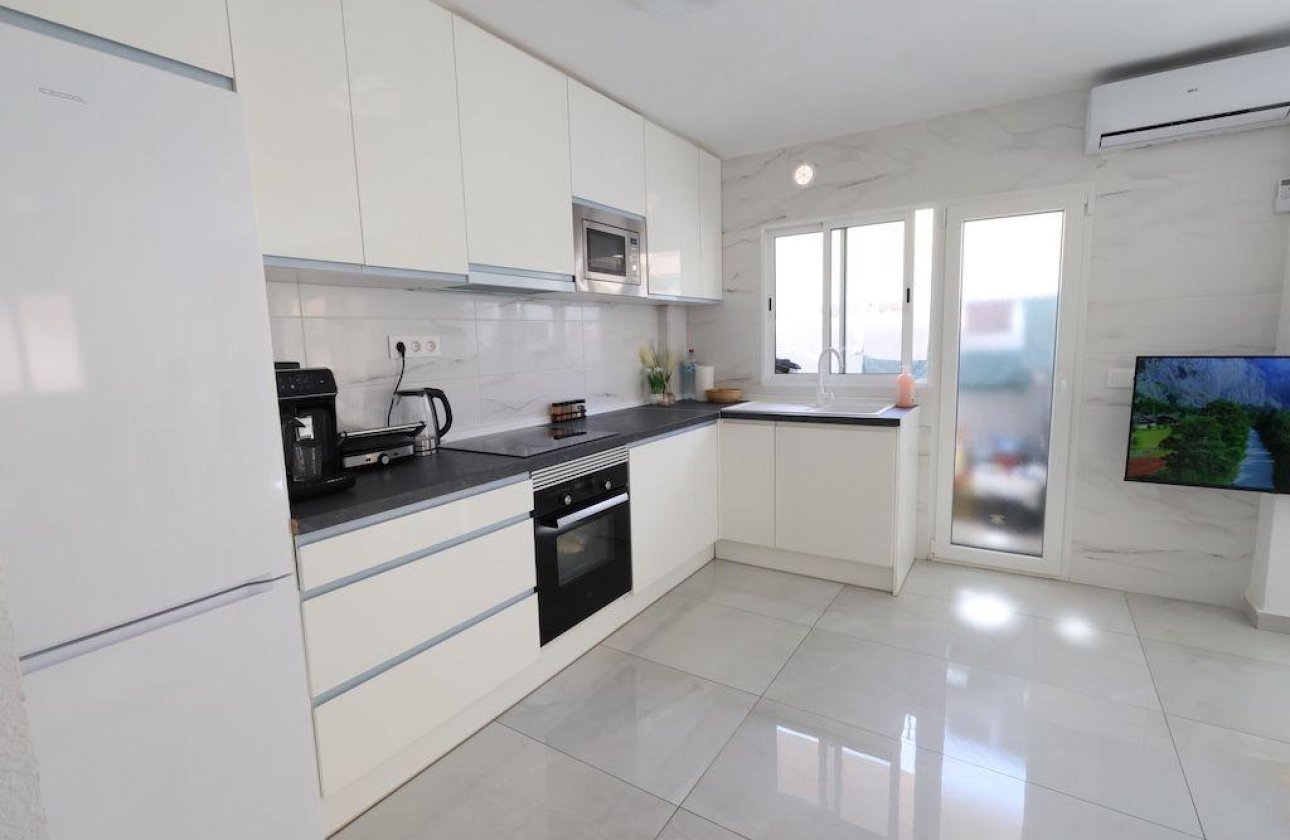 Resale - Apartment / flat - Torrevieja - Acequion