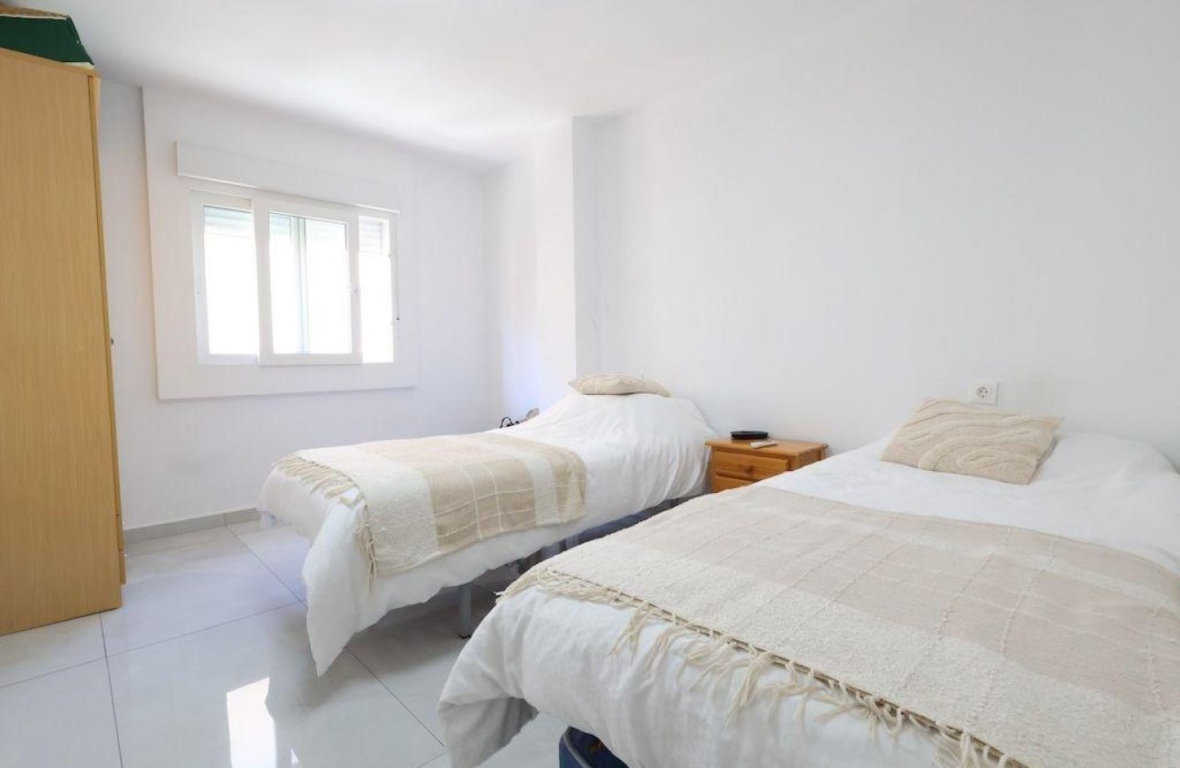 Resale - Apartment / flat - Torrevieja - Acequion