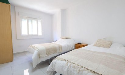 Resale - Apartment / flat - Torrevieja - Acequion