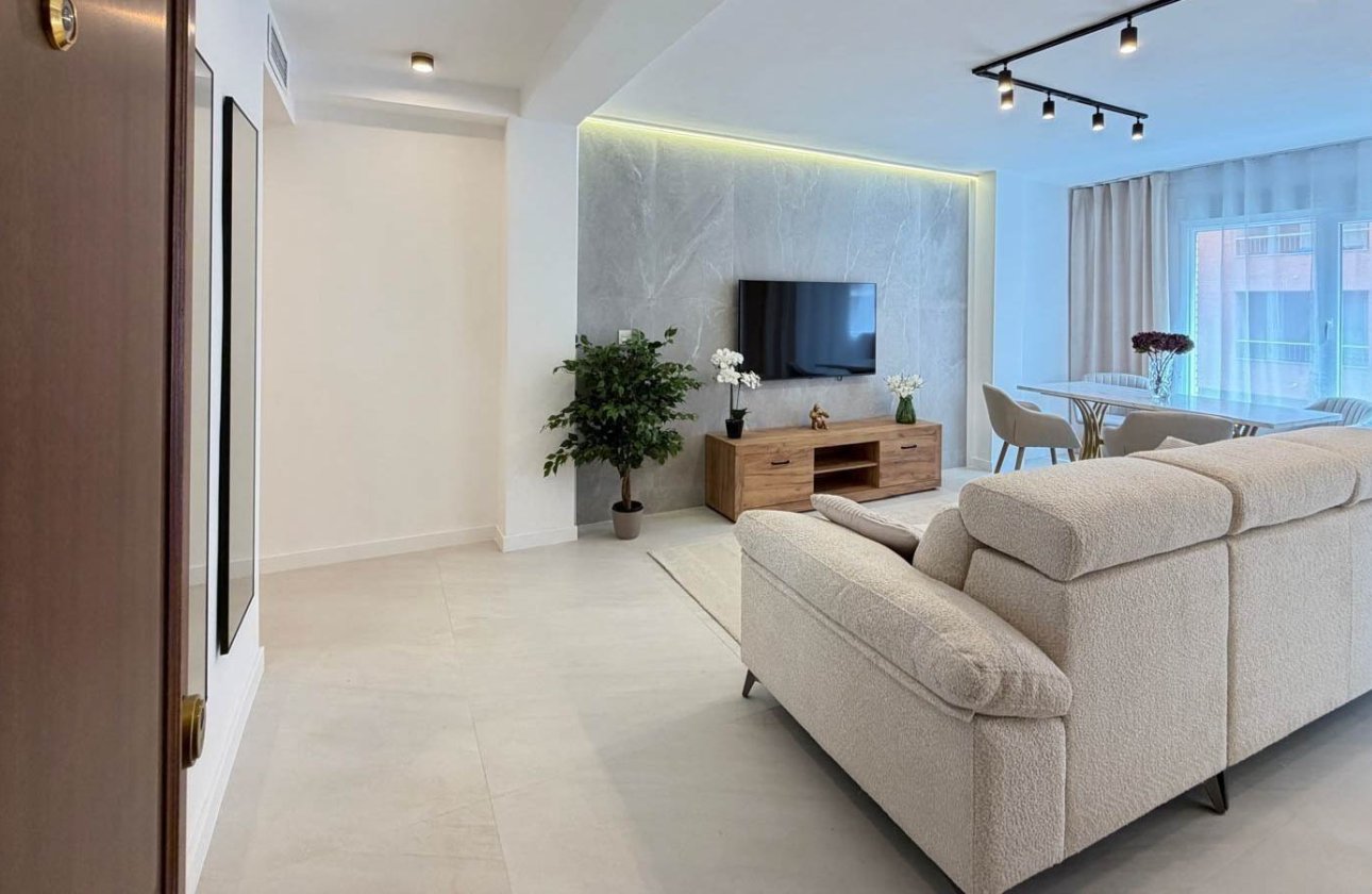 Resale - Apartment / flat - Torrevieja - Playa del Cura