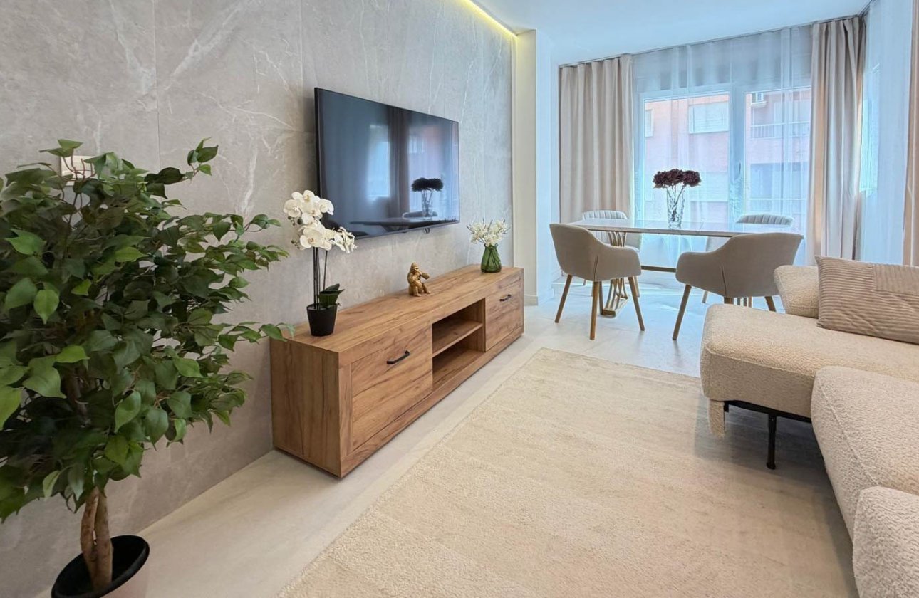 Resale - Apartment / flat - Torrevieja - Playa del Cura