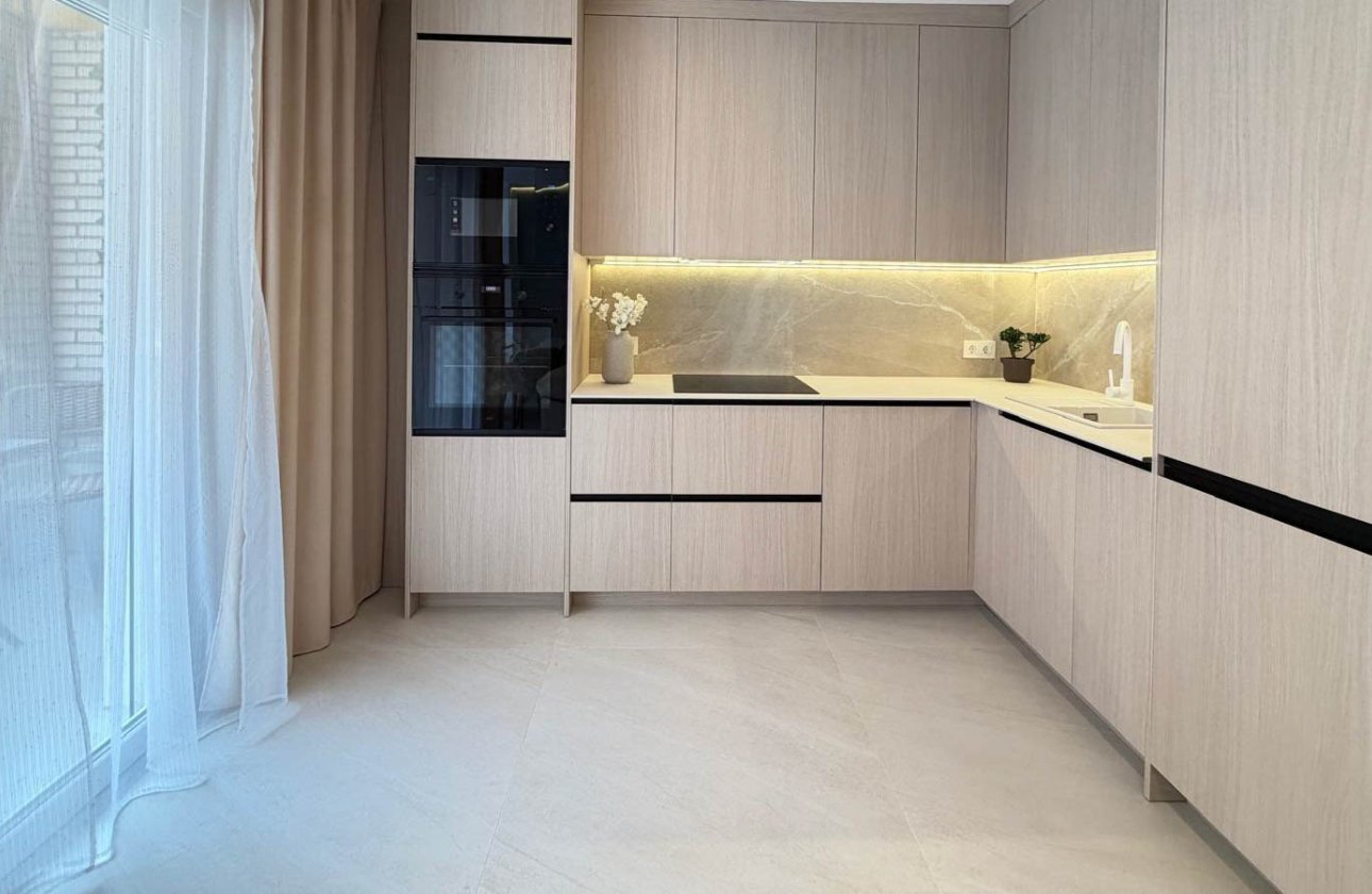 Resale - Apartment / flat - Torrevieja - Playa del Cura
