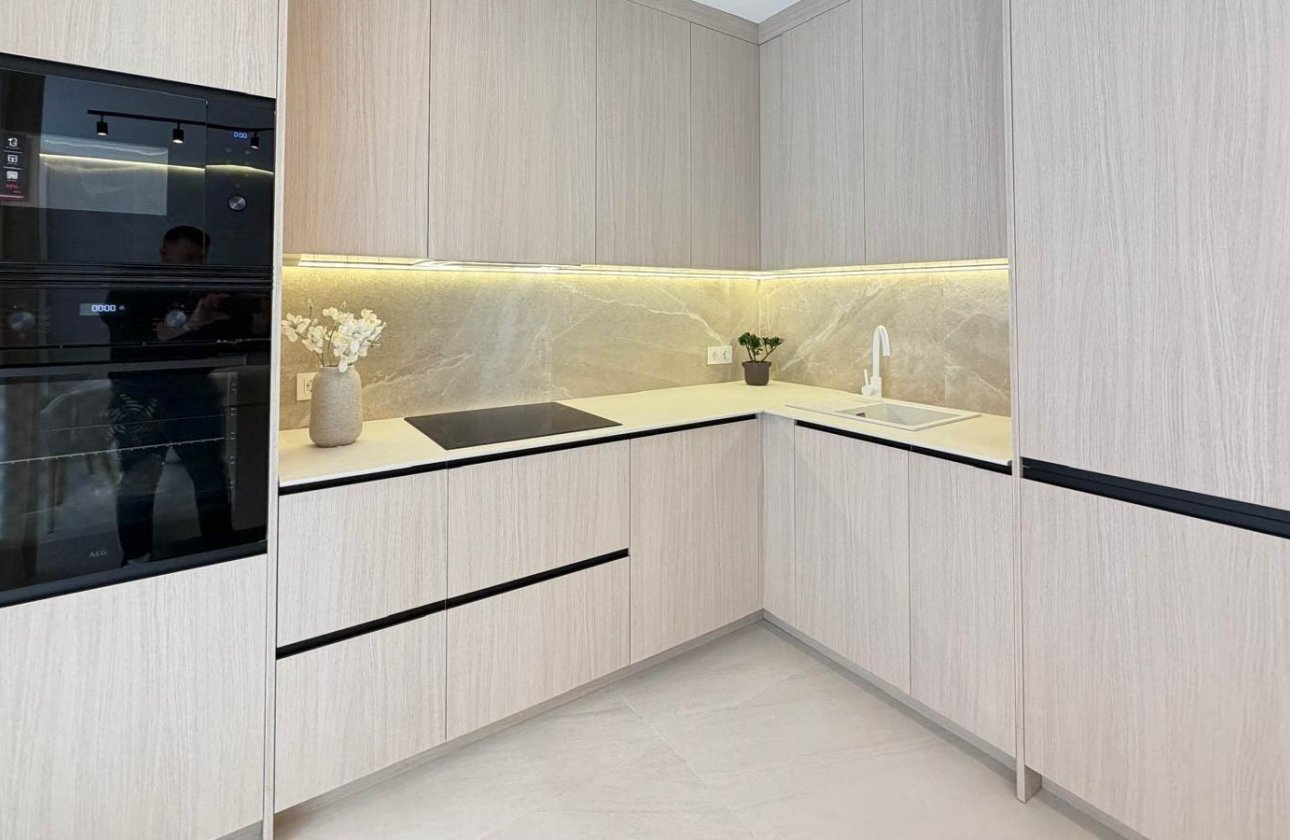 Resale - Apartment / flat - Torrevieja - Playa del Cura