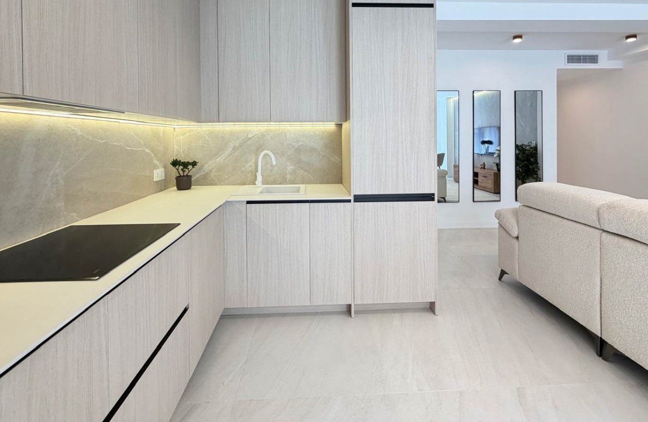 Resale - Apartment / flat - Torrevieja - Playa del Cura