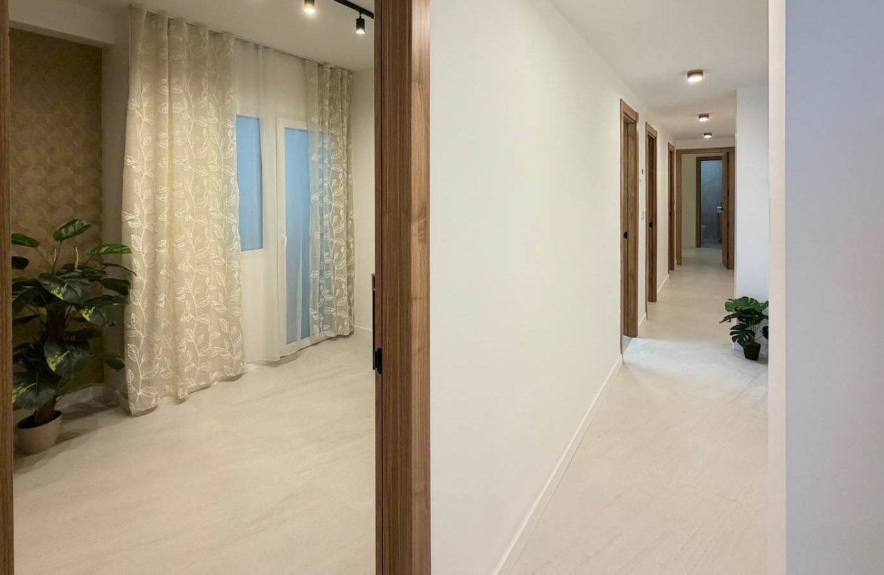Resale - Apartment / flat - Torrevieja - Playa del Cura