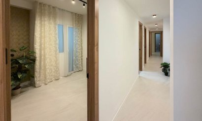 Resale - Apartment / flat - Torrevieja - Playa del Cura