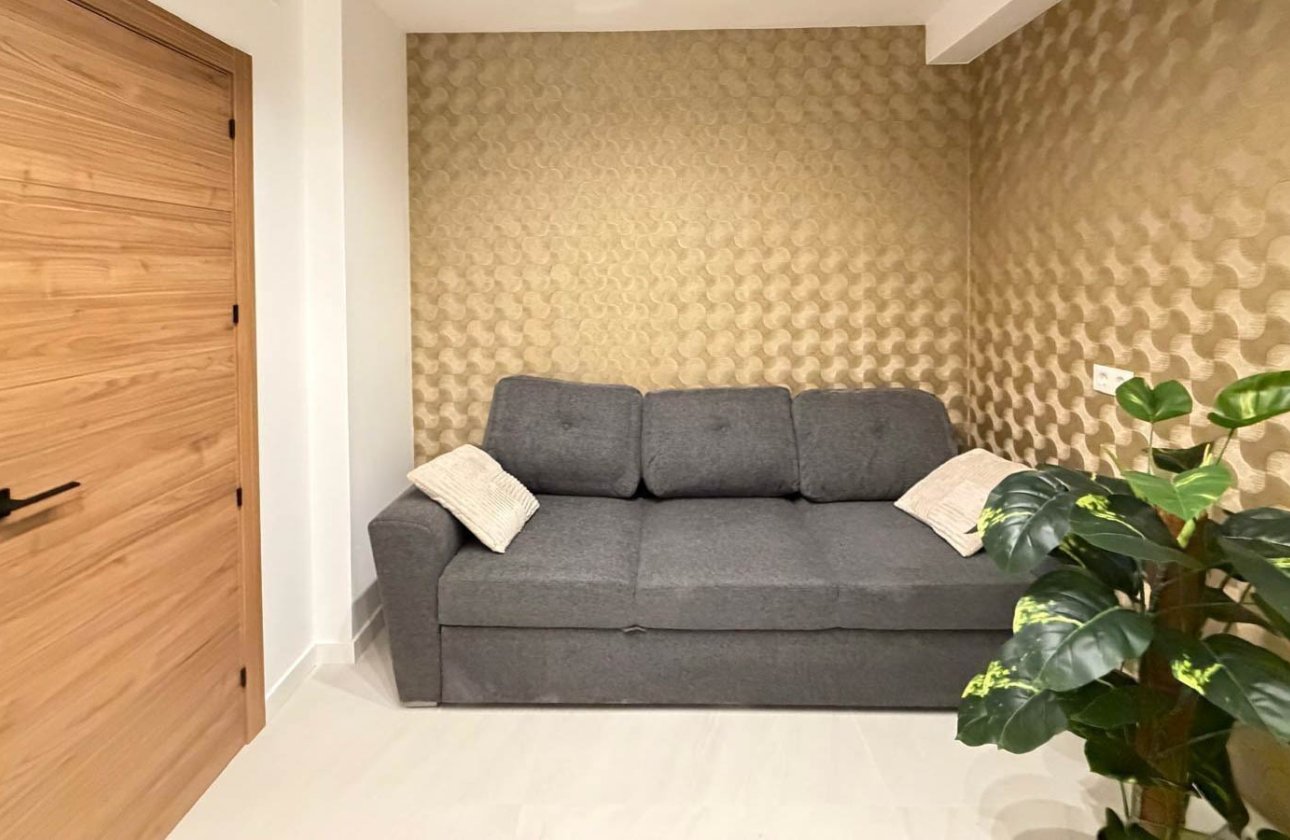 Resale - Apartment / flat - Torrevieja - Playa del Cura