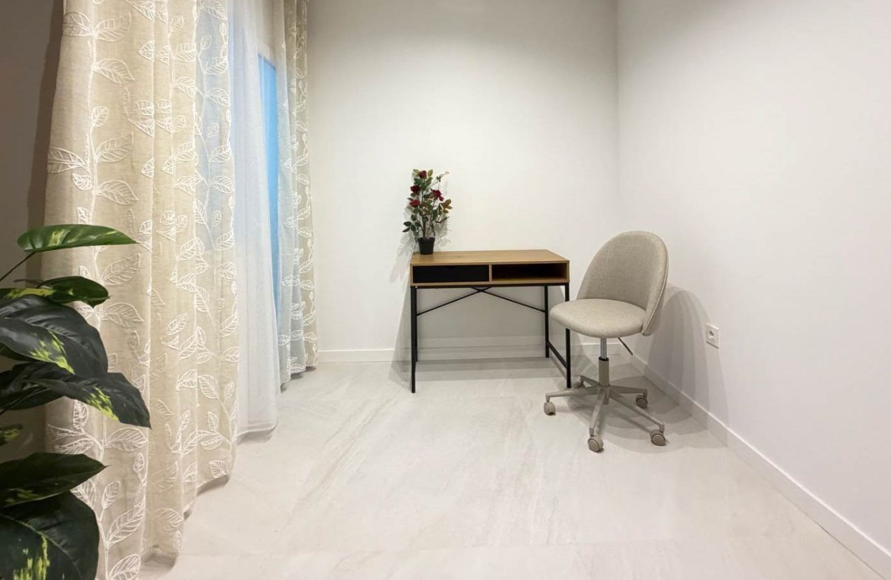 Resale - Apartment / flat - Torrevieja - Playa del Cura
