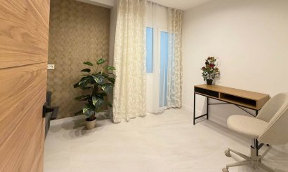 Resale - Apartment / flat - Torrevieja - Playa del Cura