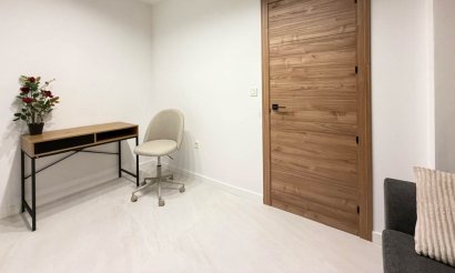 Resale - Apartment / flat - Torrevieja - Playa del Cura