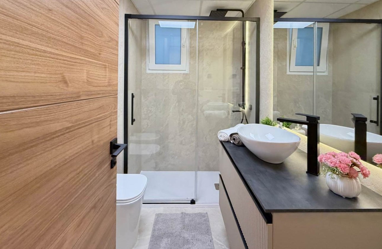 Resale - Apartment / flat - Torrevieja - Playa del Cura