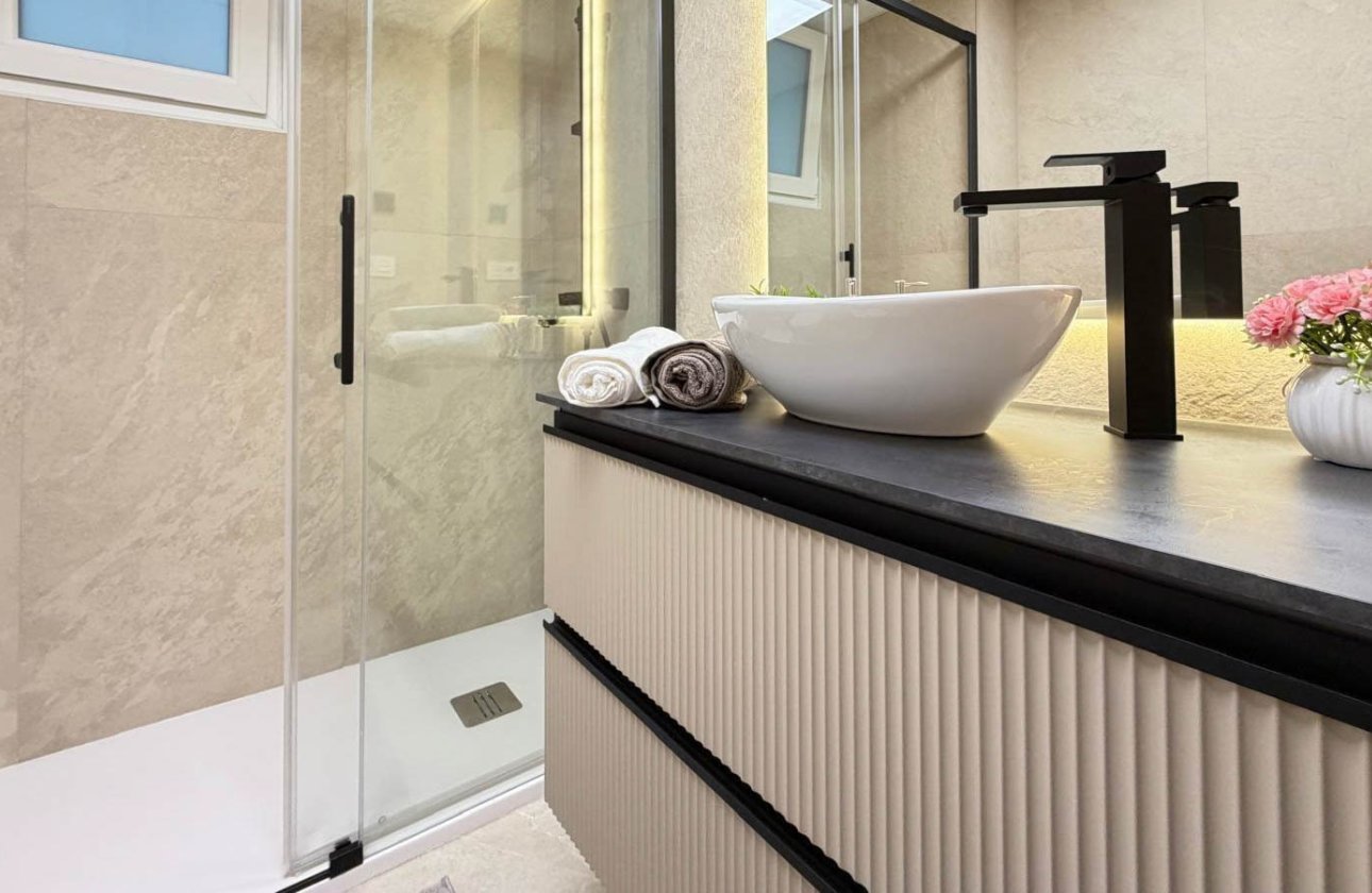 Resale - Apartment / flat - Torrevieja - Playa del Cura