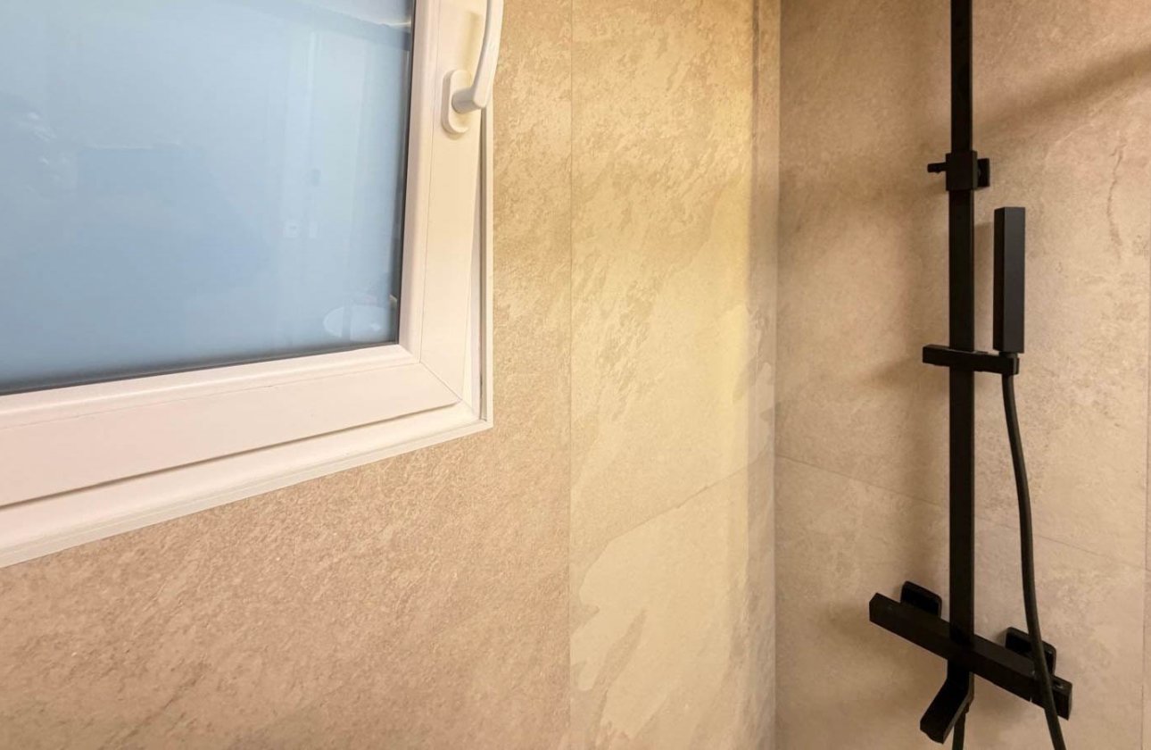 Resale - Apartment / flat - Torrevieja - Playa del Cura