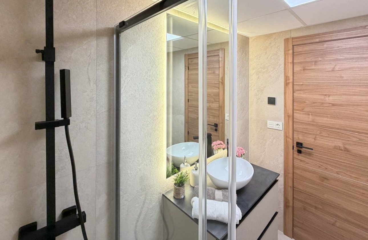 Resale - Apartment / flat - Torrevieja - Playa del Cura