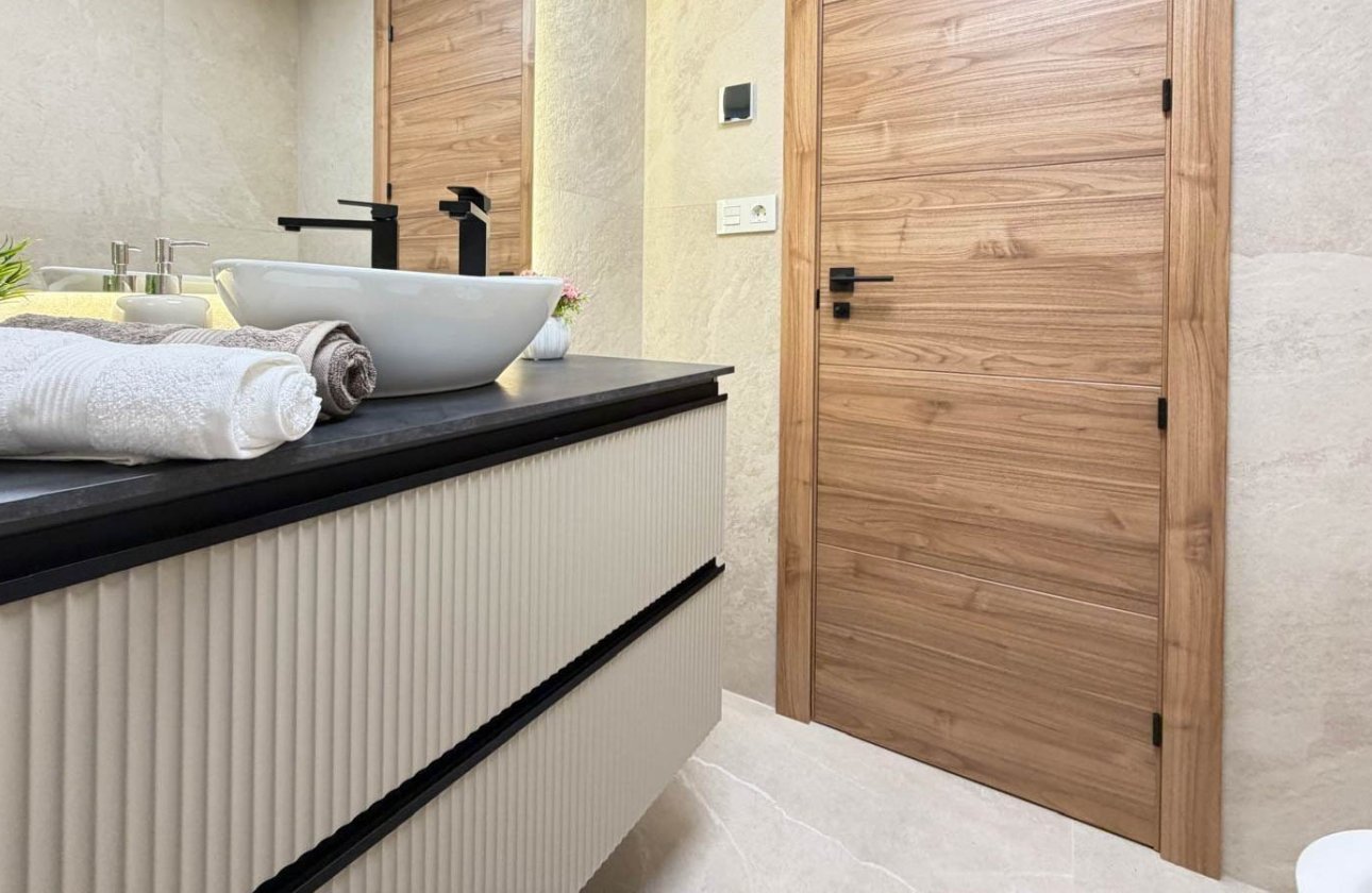Resale - Apartment / flat - Torrevieja - Playa del Cura