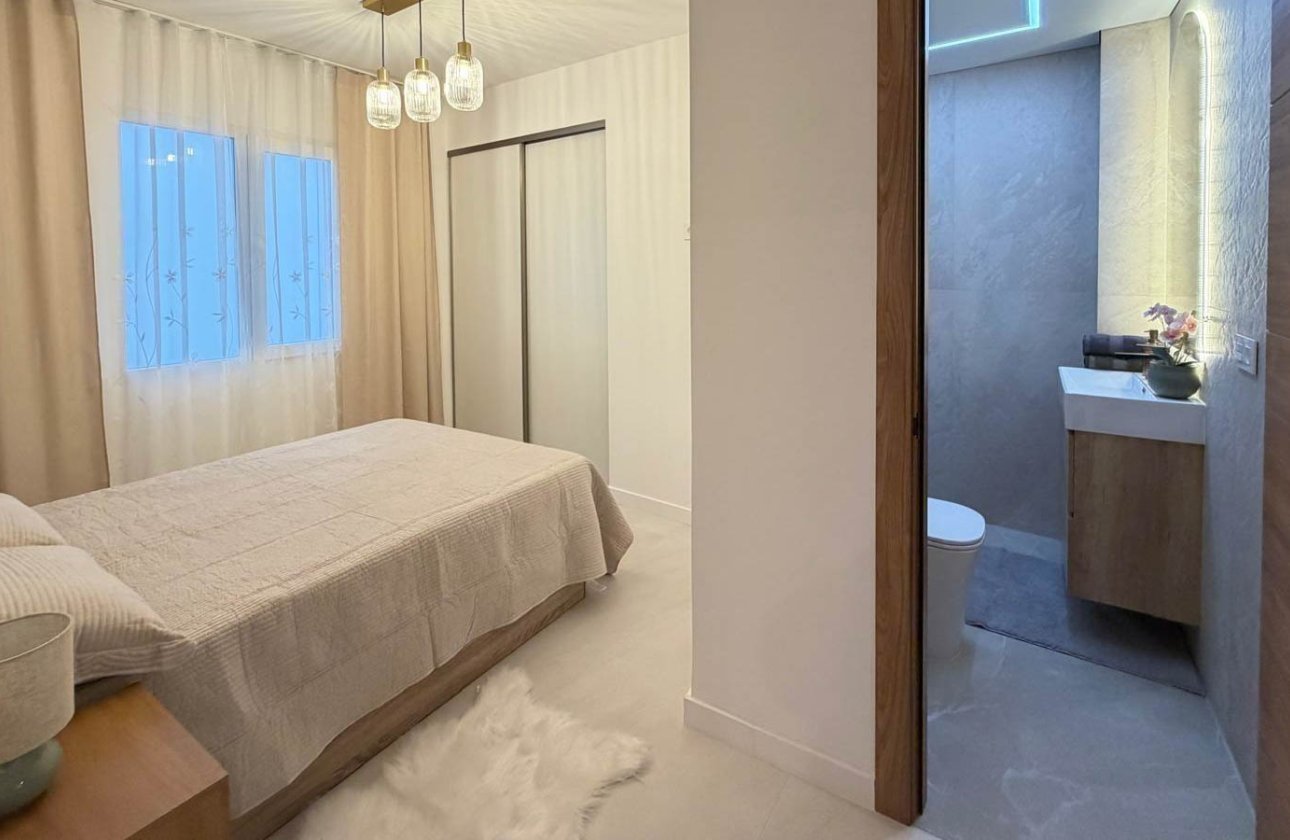 Resale - Apartment / flat - Torrevieja - Playa del Cura