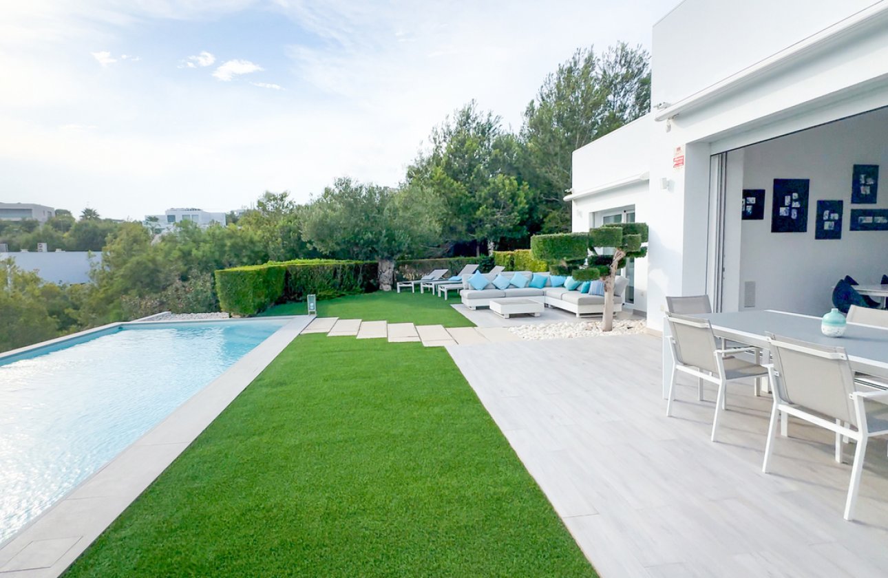Resale - Villa - Las Colinas Golf Resort