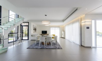 Resale - Villa - Orihuela Costa - Campoamor