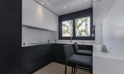Resale - Villa - Orihuela Costa - Campoamor