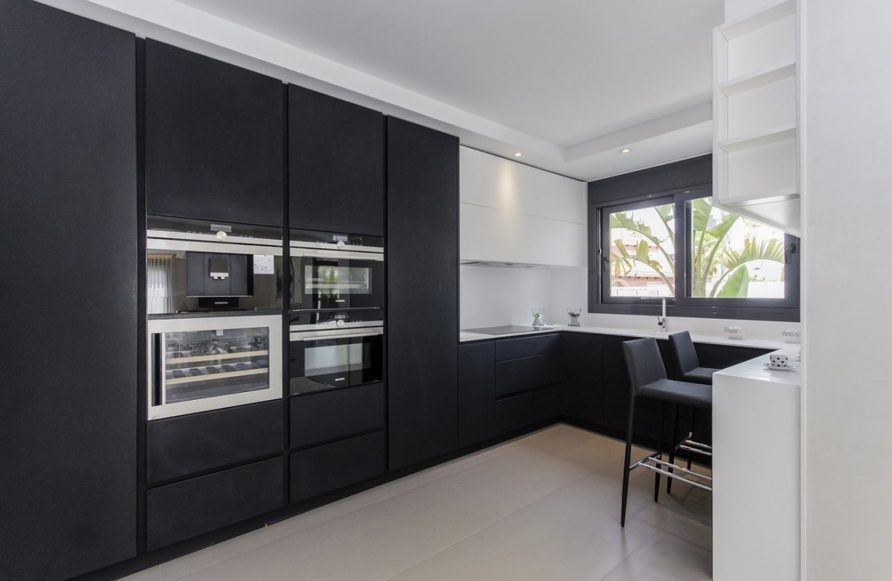 Resale - Villa - Orihuela Costa - Campoamor