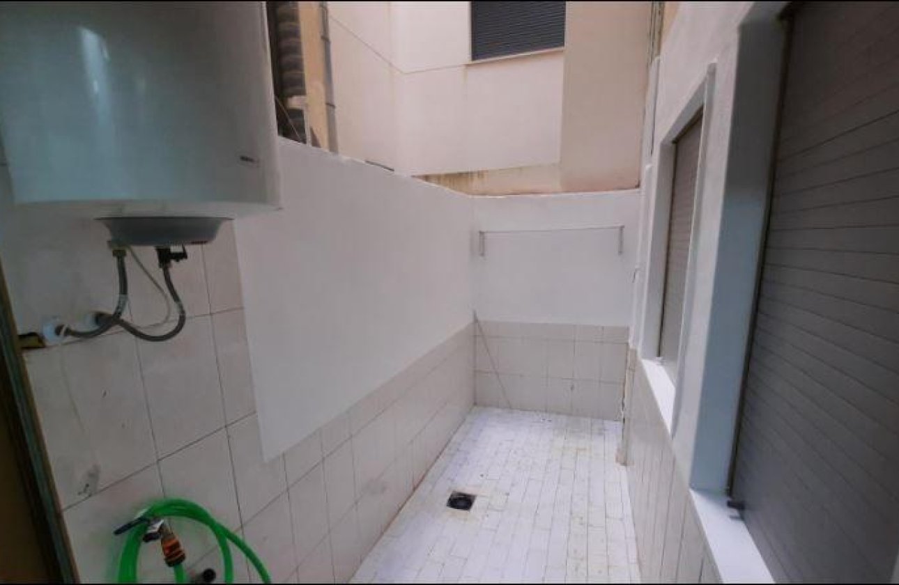 Resale - Apartment / flat - Torrevieja - La Mata